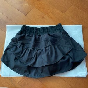 Lululemon Track Attack Black skort